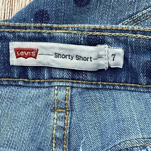 🎉Levi's Light Wash Denim Polkadot Shorty Shorts - Picture 3 of 6